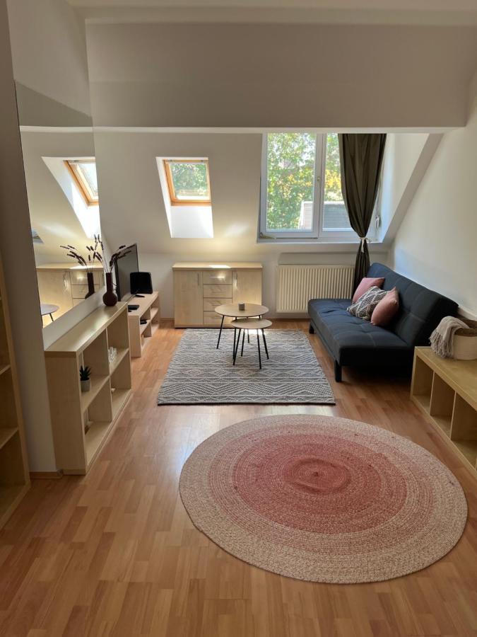 Apartamento Studio Loft Pécs Exterior foto